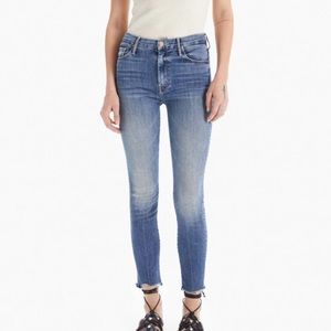 Mother Denim High Waisted Looker Ankle Fray in Walking on Coals wash. Size 32